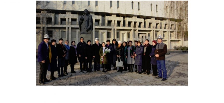 12 декабря  день смерти великого поэта А. Осмонова  и  День национальной литературы Кыргызской Республики