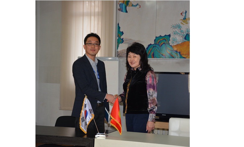 Глава Представительства КОIСА в Кыргызстане О. Донгиль  посетил Национальную библиотеку КР им. А.Осмонова