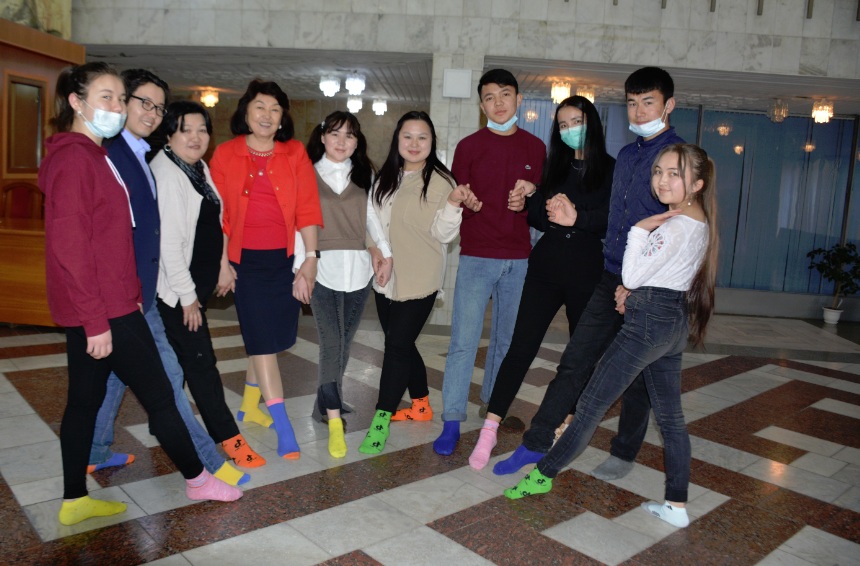 Флешмоб Lots of Socks («Много носков») в поддержку Акции солидарности с людьми с синдромом Дауна