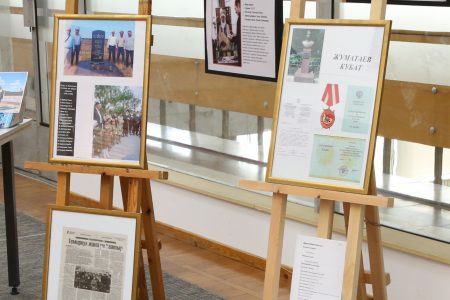 Улуттук китепканада «Улуу Жеңишке — 80 жыл» — «Баатырларды эскерүү» аттуу иш-чара өттү