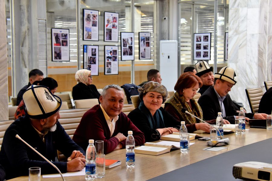 «Чыгыш Түркстан тарыхы» кыргыз тилинде жарык көрдү