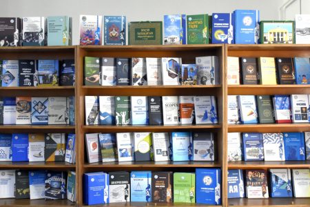 “100 жылдыкка – 100 китеп”